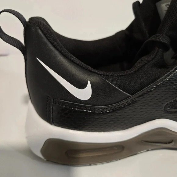 Nike Air Black Training Sneakers – Comfort and Style Combined - Picture 6 of 11
